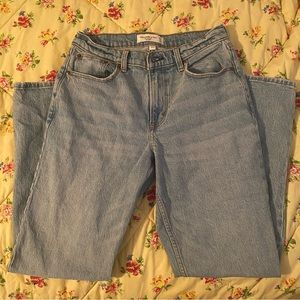 Abercrombie & Fitch curve love mid rise straight jean